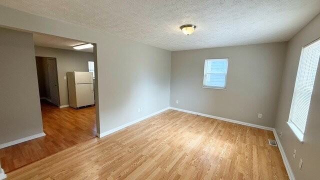 1022 W 31st St - Photo 4 of 11