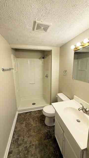 1022 W 31st St - Photo 6 of 11
