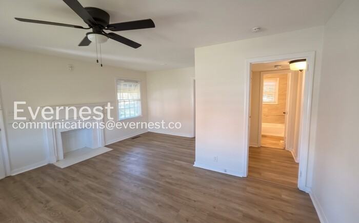1749 Cleburn Ave Sw - Photo 6 of 17