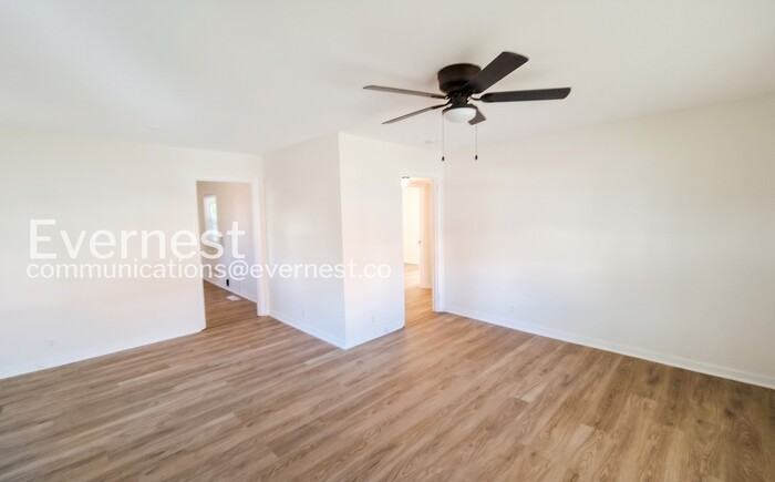 1749 Cleburn Ave Sw - Photo 7 of 17
