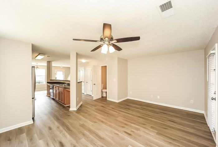 213 Prattling Ct - Photo 4 of 15