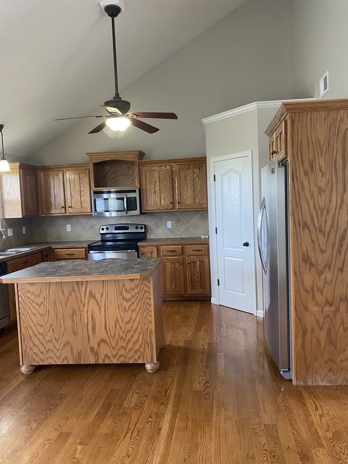 4809 S 22nd St - Photo 4 of 5