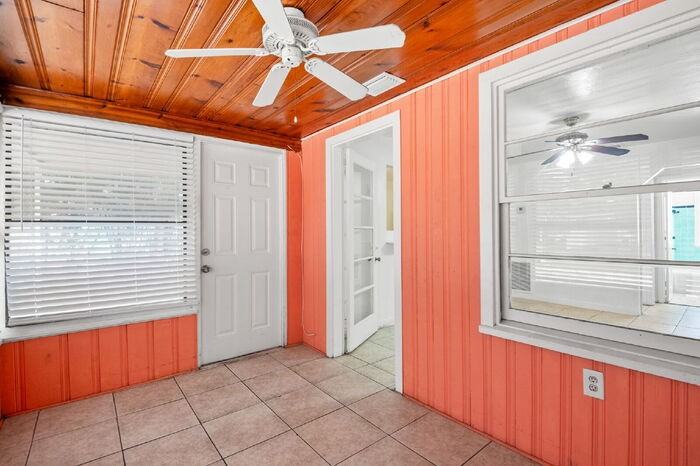 2206 53rd St S #1 - Photo 5 of 25