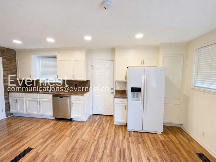 4017 Meadow Rd - Photo 5 of 23