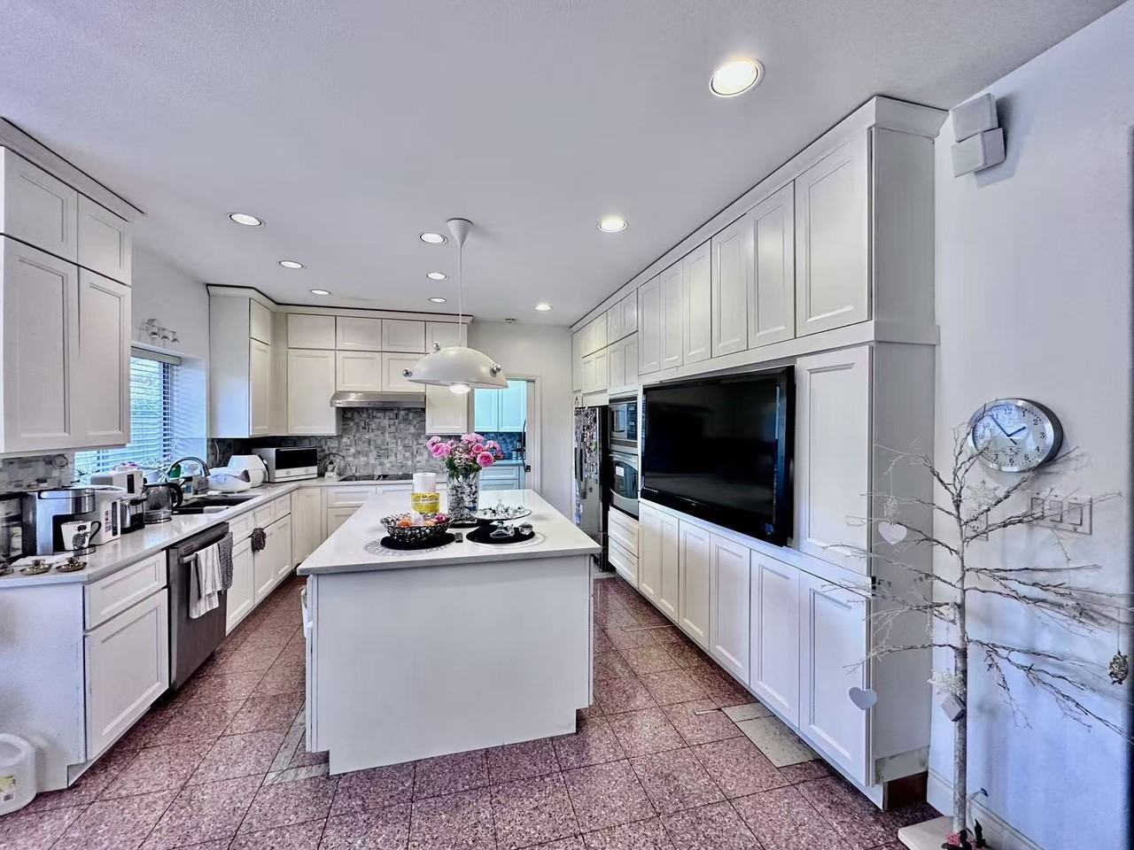 9880 Deagle Road - Photo 4 of 10
