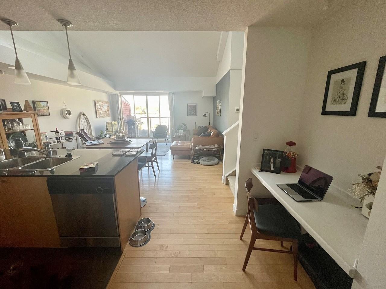 302 -302 34 St Nw - Photo 3 of 14