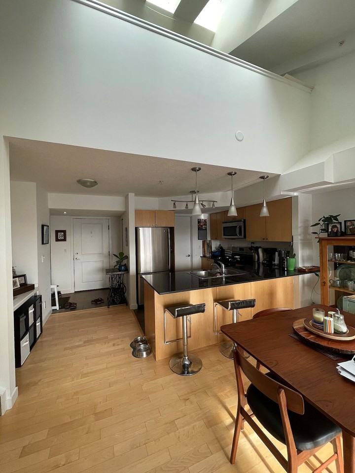 302 -302 34 St Nw - Photo 5 of 14