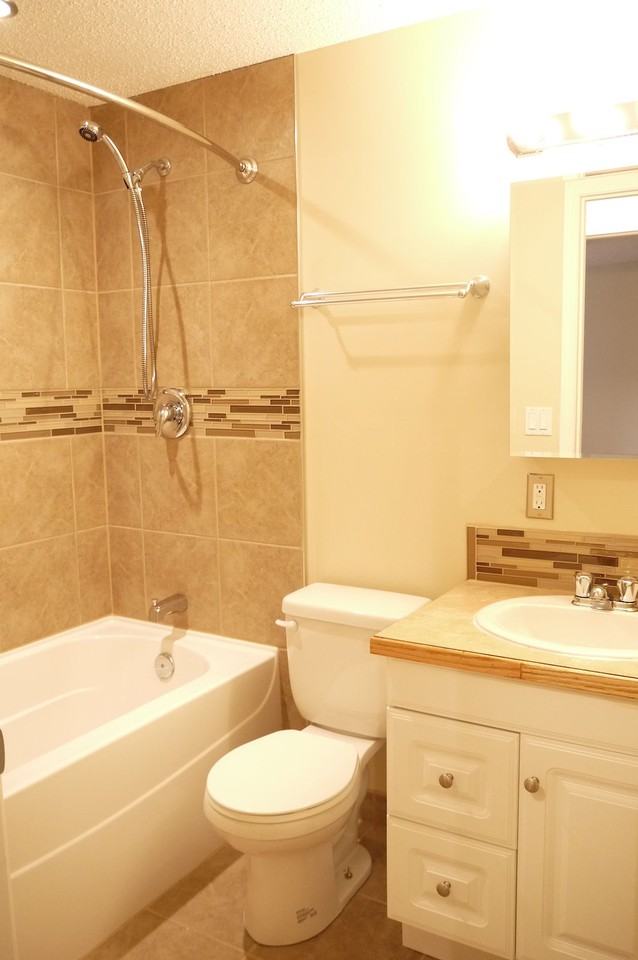 11 Whitaker Bay Ne - Photo 3 of 8