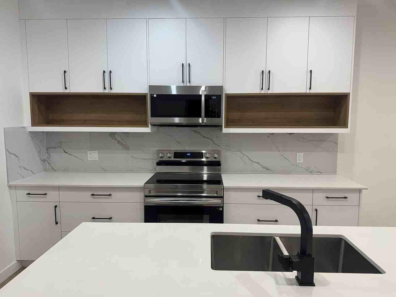 16526 21 Ave Sw - Photo 2 of 14