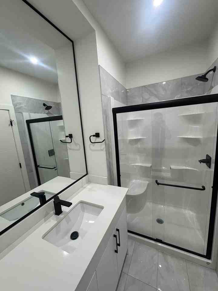 16526 21 Ave Sw - Photo 5 of 14