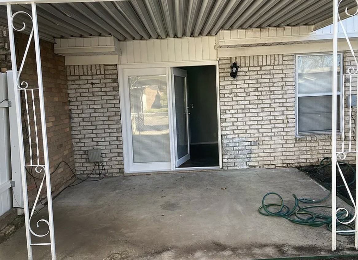 Glenn St #1 - Photo 2 of 16