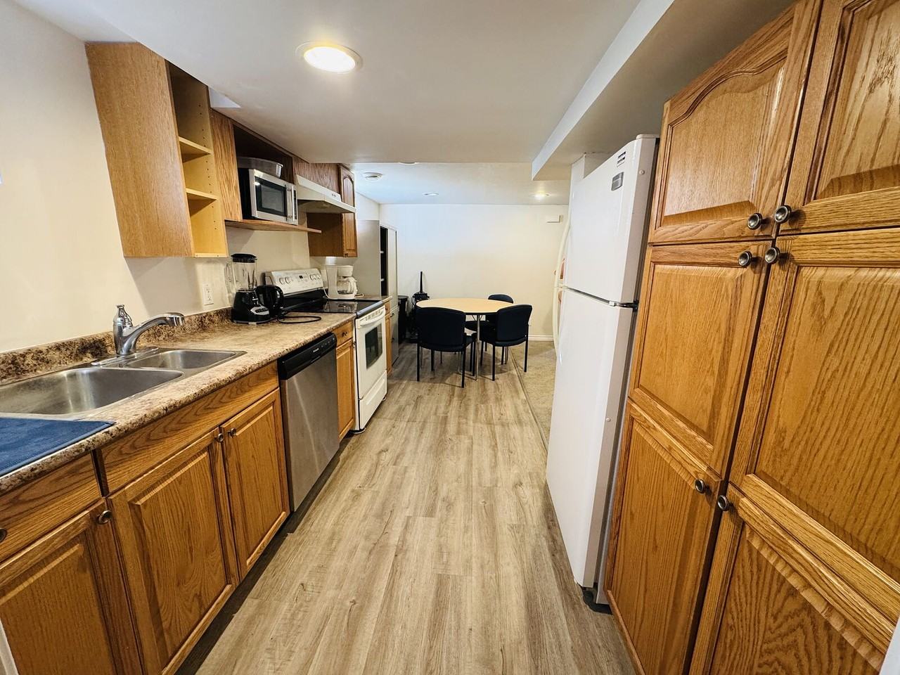 11414 75 Ave Nw - Photo 3 of 11