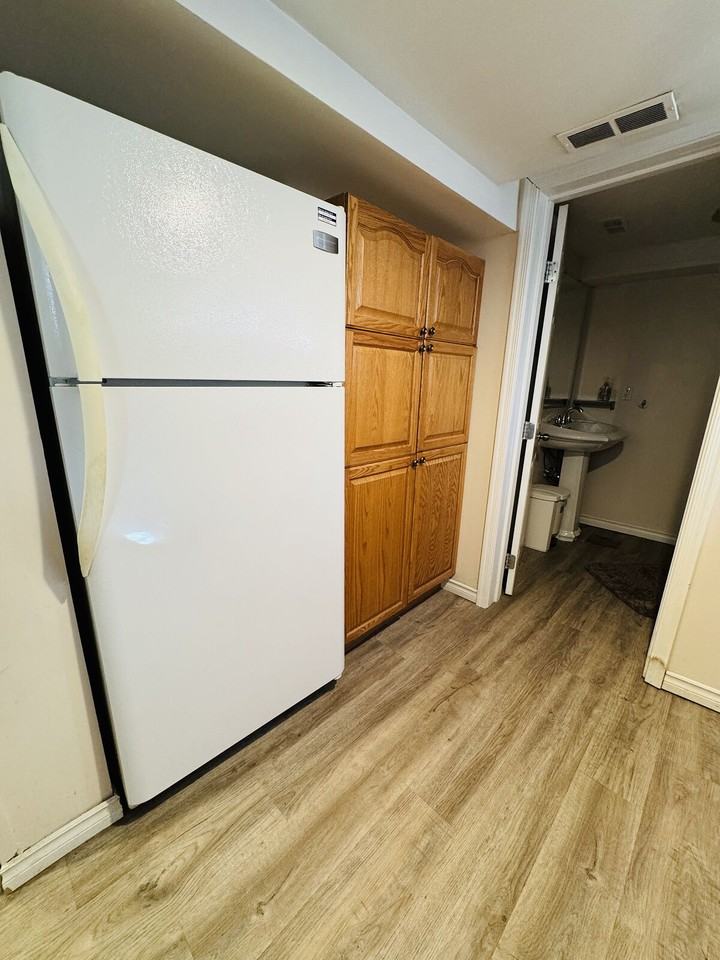 11414 75 Ave Nw - Photo 5 of 11