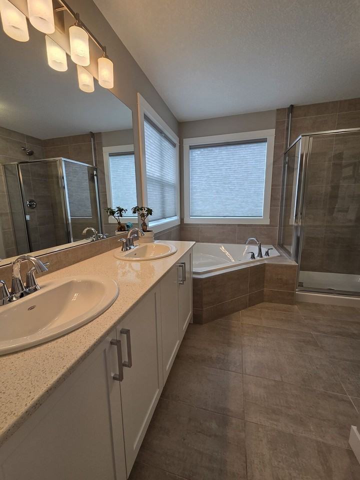649 Midtown Pl Sw - Photo 3 of 21