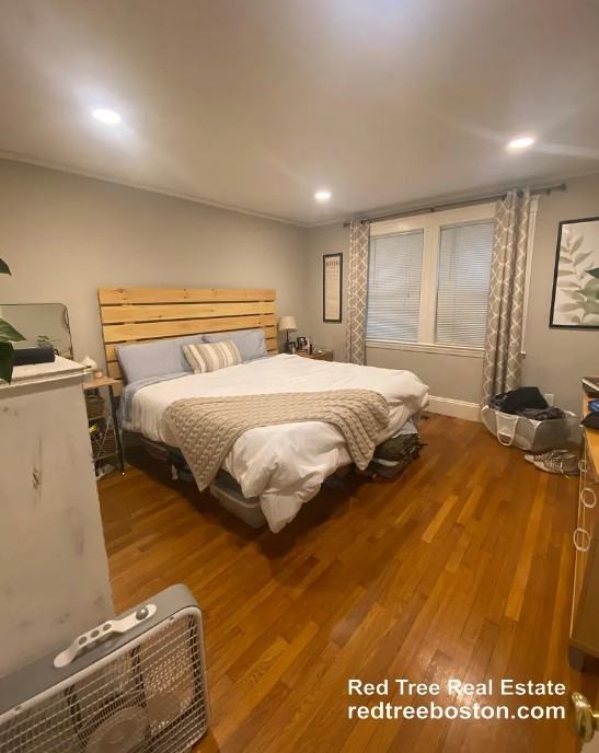 651 Washington St #1 - Photo 7 of 8