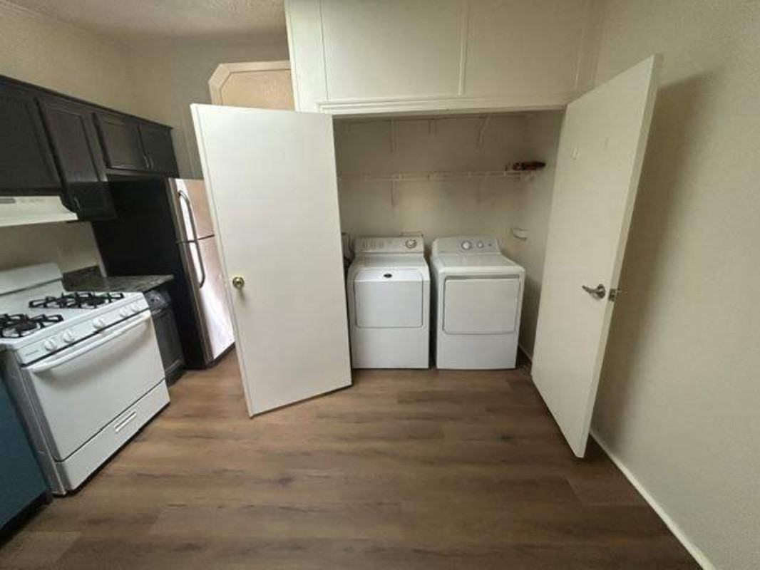 4315 Cook St #NA - Photo 3 of 9