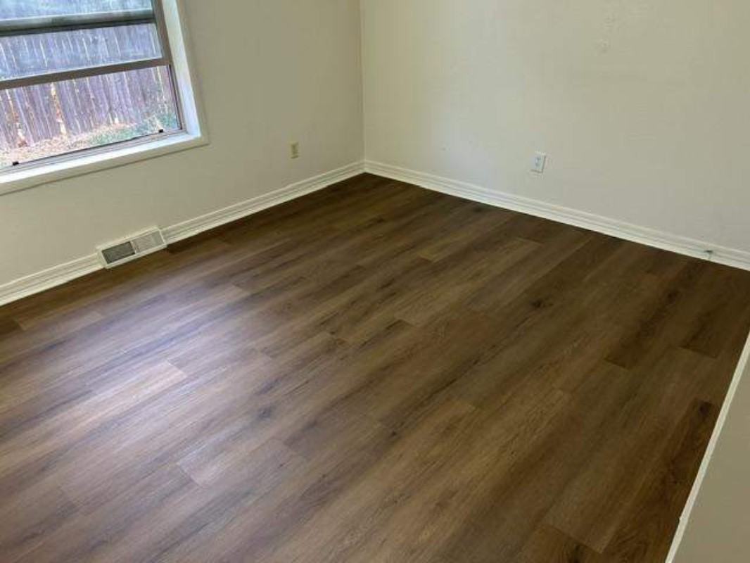4315 Cook St #NA - Photo 7 of 9