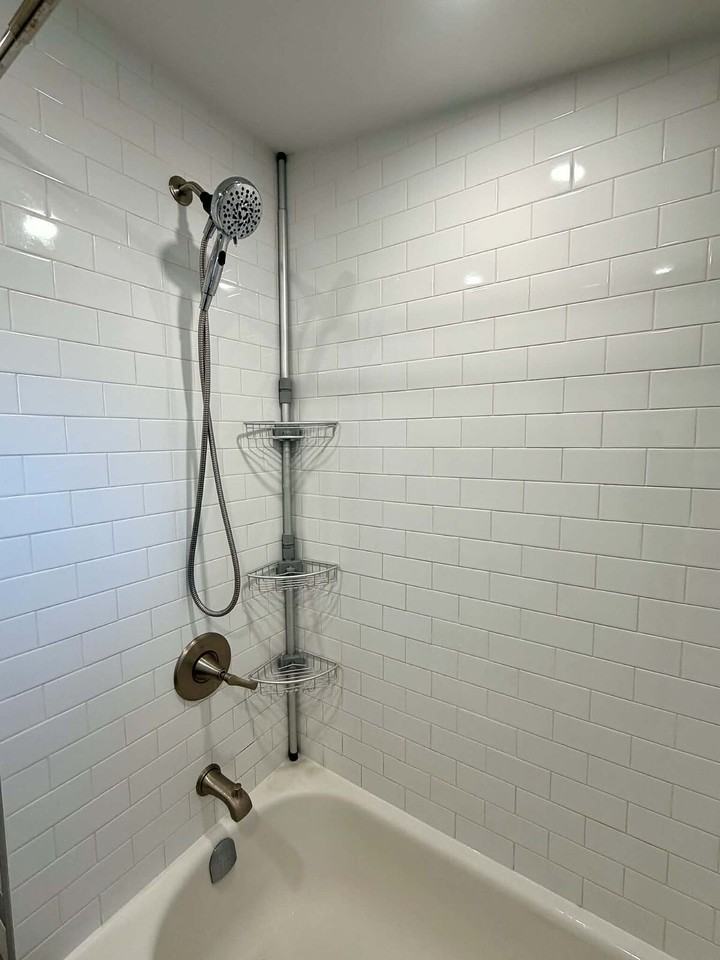 2116 8 Ave Ne - Photo 3 of 37