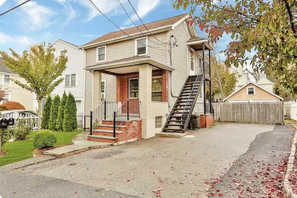 7 Hopper St - Photo 2 of 12