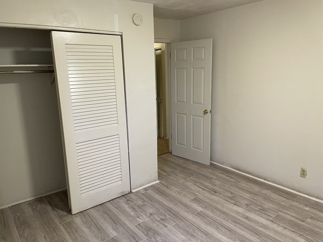 4837 Northland Ave #2FA - Photo 5 of 18