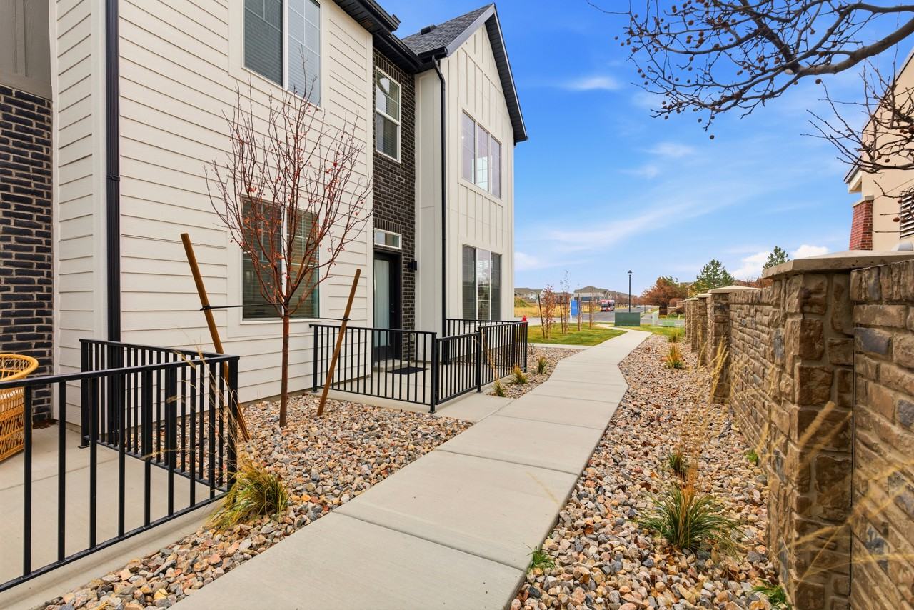 1125 N Clifton Dr #101 - Photo 5 of 33