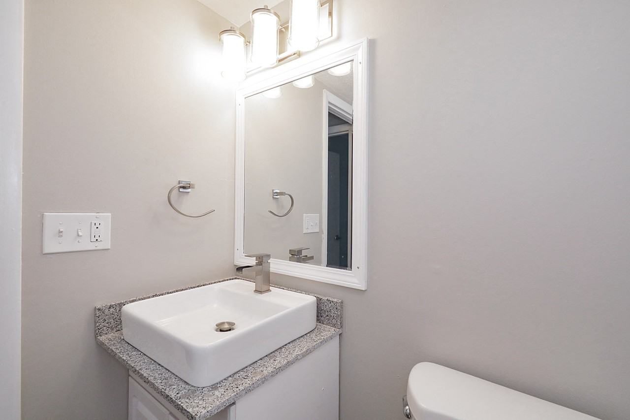 5 Dorchester Dr #5-404 - Photo 6 of 13