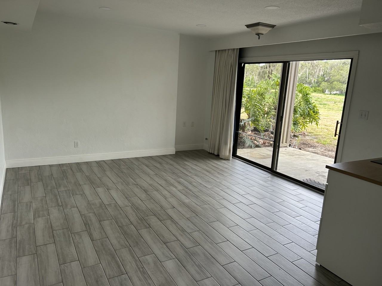 830 Pinewood Ct #830 - Photo 2 of 6