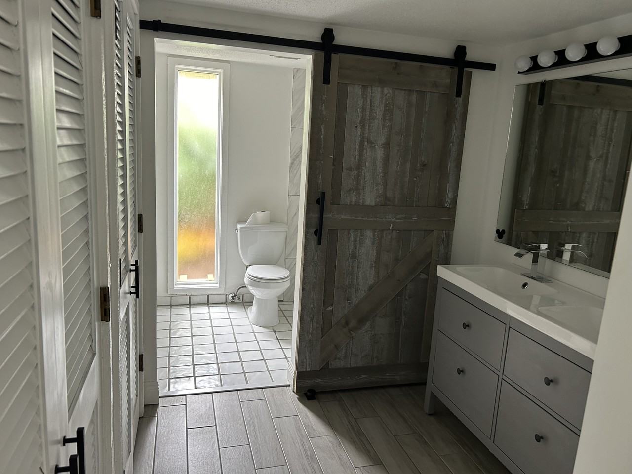 830 Pinewood Ct #830 - Photo 3 of 6