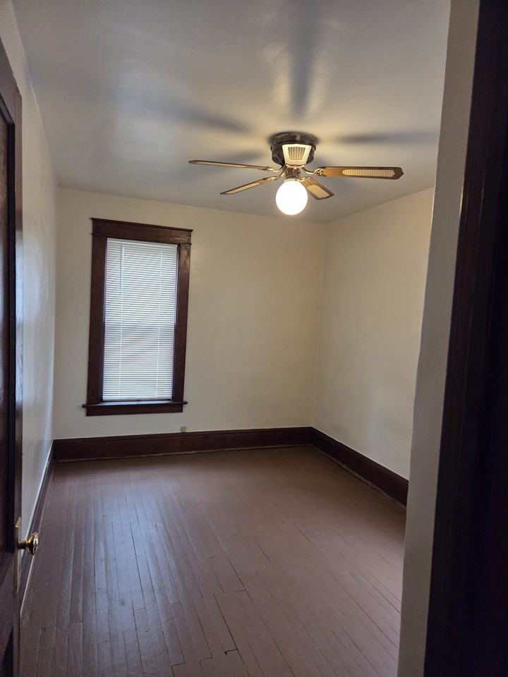 1342 Lynn St - Photo 7 of 8