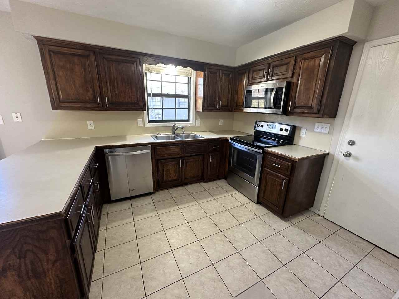 2535 W Zack Ln #A - Photo 4 of 10