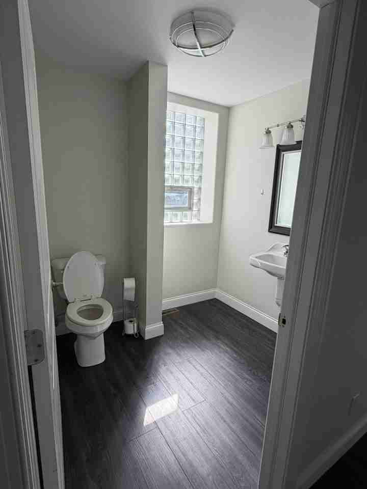 200 E High St #1 - Photo 4 of 8