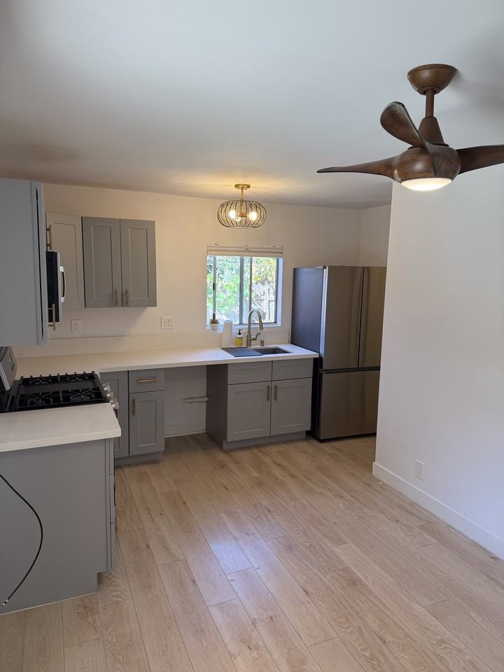 353 1/2 E Mcfarlane Dr #NA - Photo 2 of 20