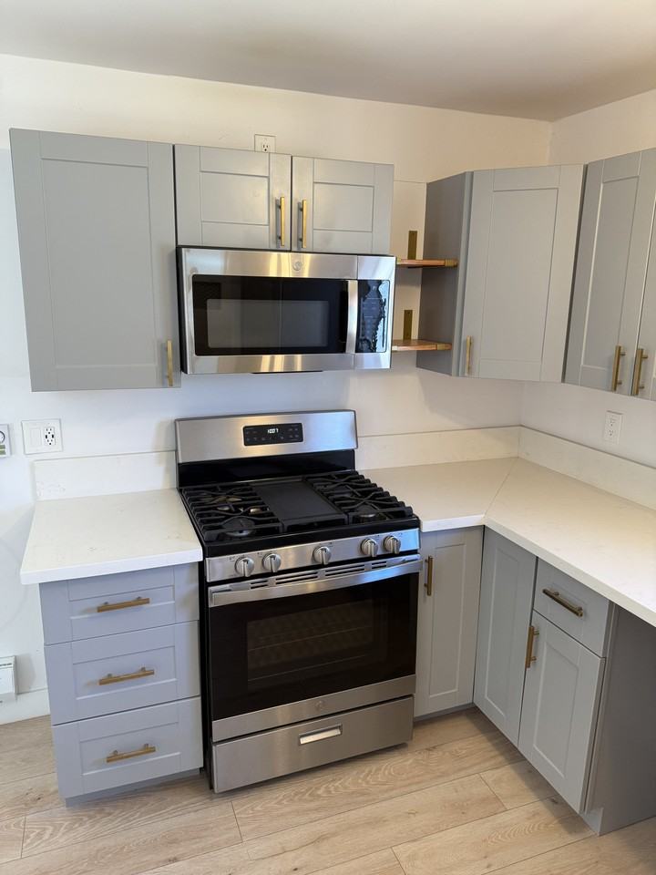 353 1/2 E Mcfarlane Dr #NA - Photo 3 of 20