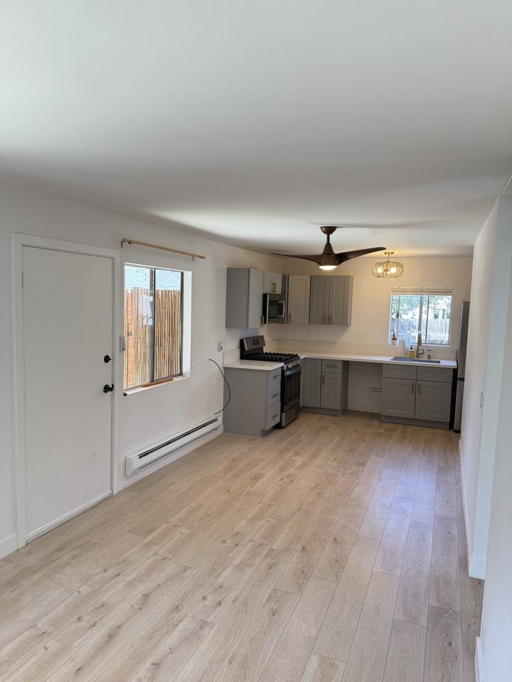 353 1/2 E Mcfarlane Dr #NA - Photo 5 of 20