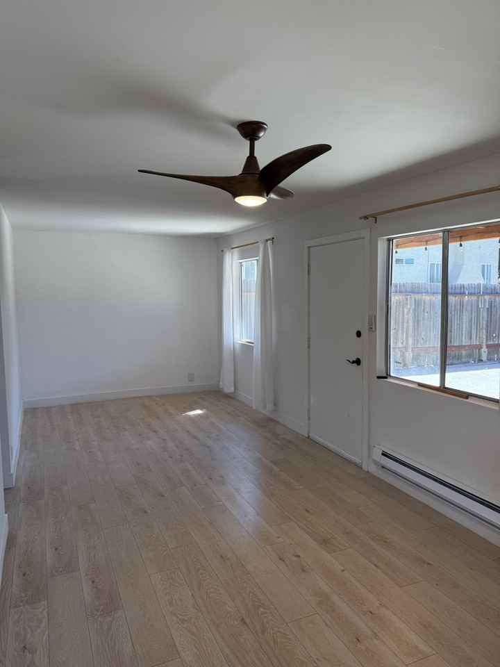 353 1/2 E Mcfarlane Dr #NA - Photo 6 of 20