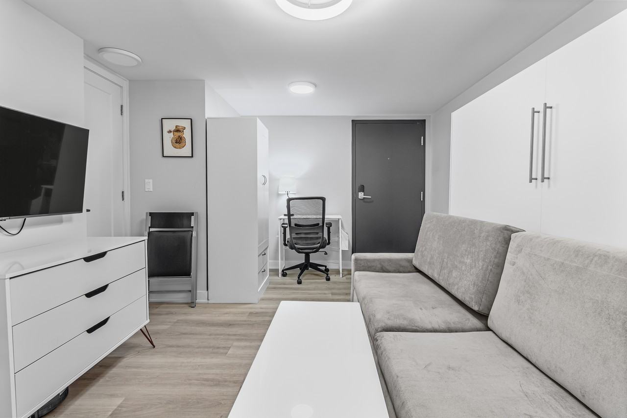 92 Hinton Avenue North - Photo 6 of 50