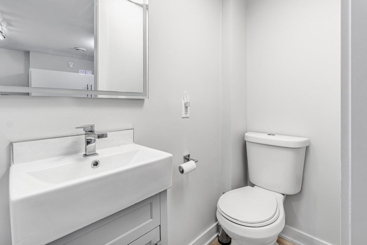 92 Hinton Avenue North - Photo 7 of 50