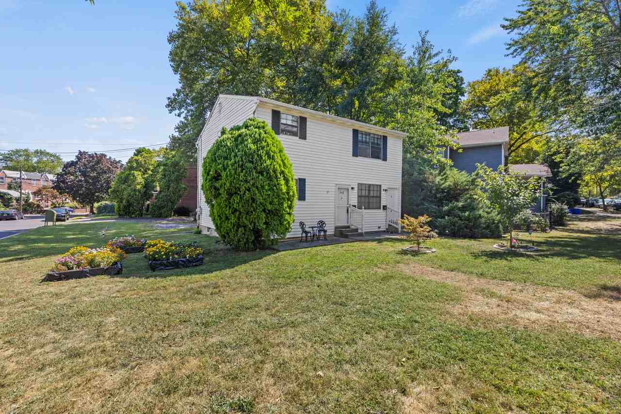 348 Woodlawn Ter #A - Photo 3 of 28