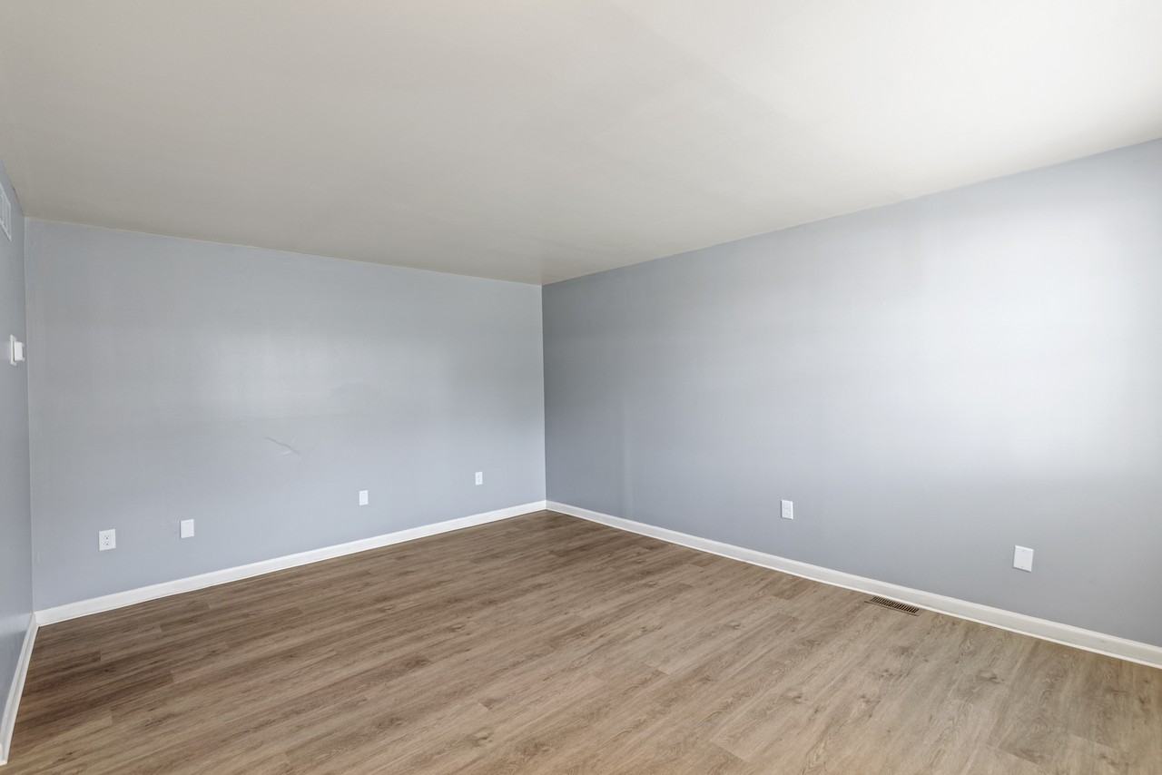 348 Woodlawn Ter #A - Photo 4 of 28