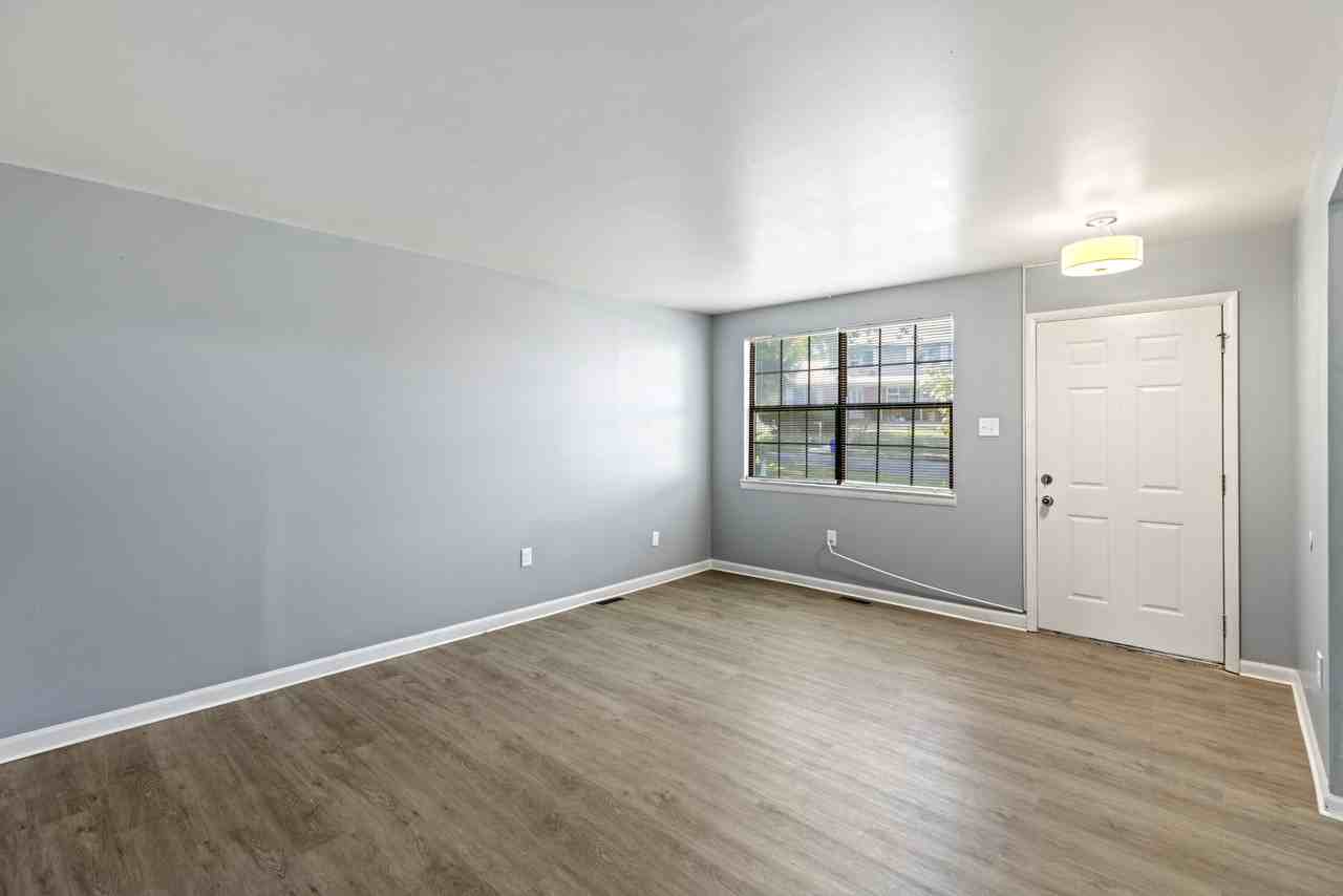 348 Woodlawn Ter #A - Photo 7 of 28