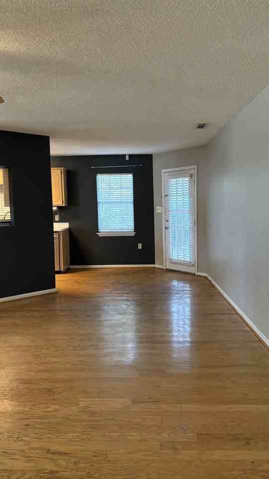 1532 Myrtle St #1 - Photo 4 of 19