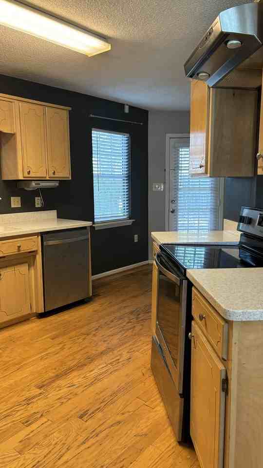 1532 Myrtle St #1 - Photo 5 of 19