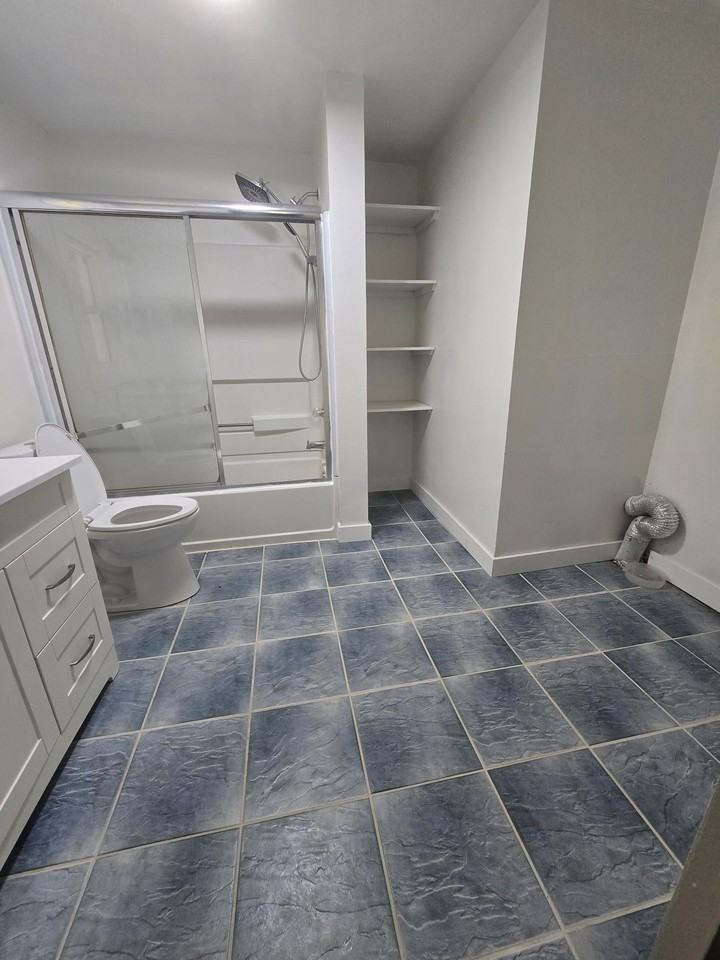 425 S Warren Ave #1 - Photo 3 of 6