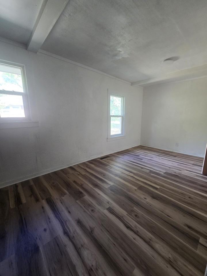 425 S Warren Ave #1 - Photo 4 of 6