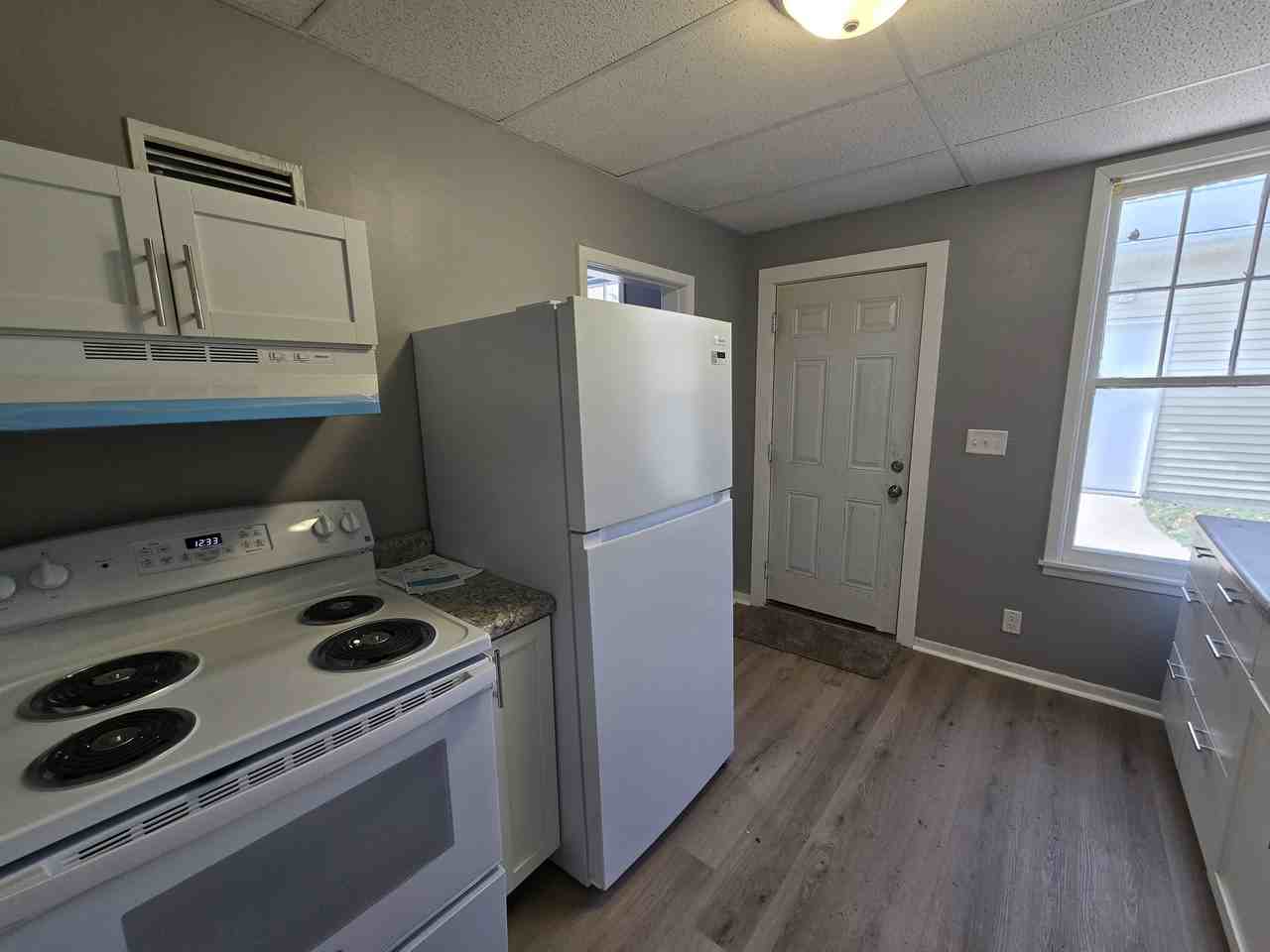 315 4th Ave Sw #1 - Photo 3 of 19
