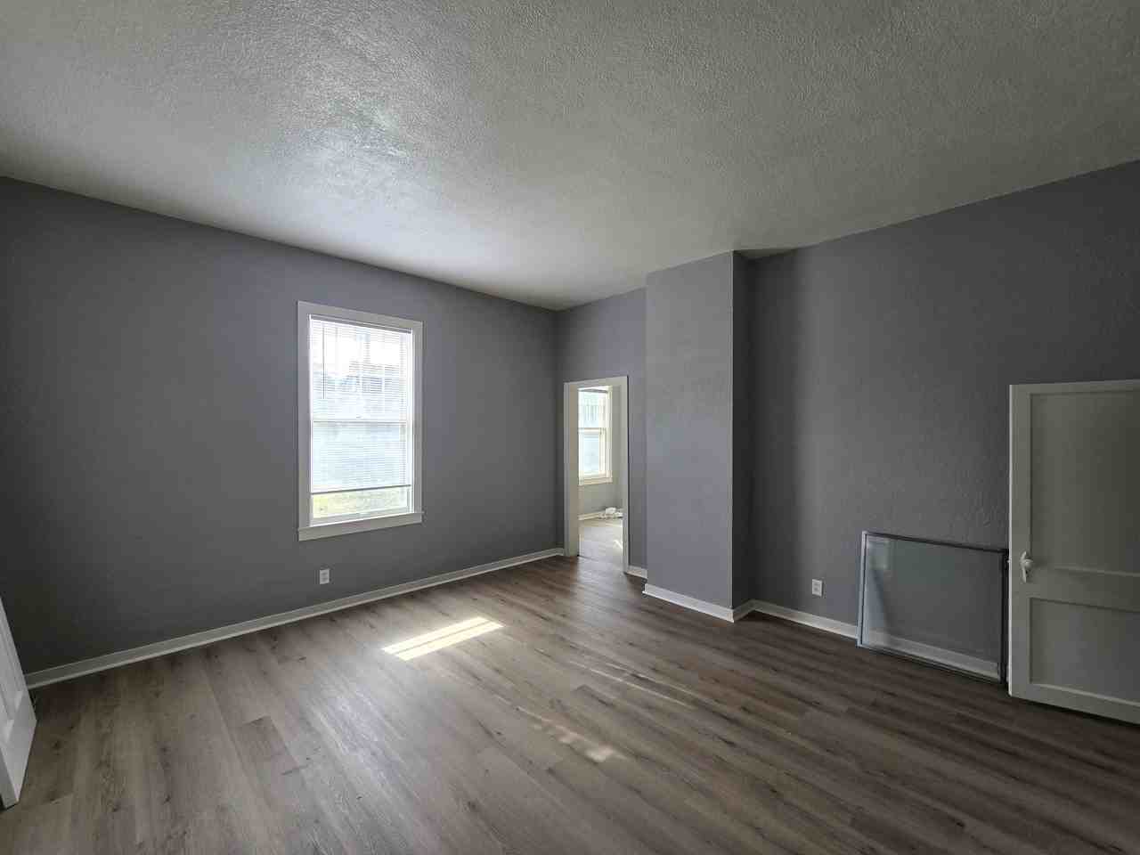 315 4th Ave Sw #1 - Photo 6 of 19