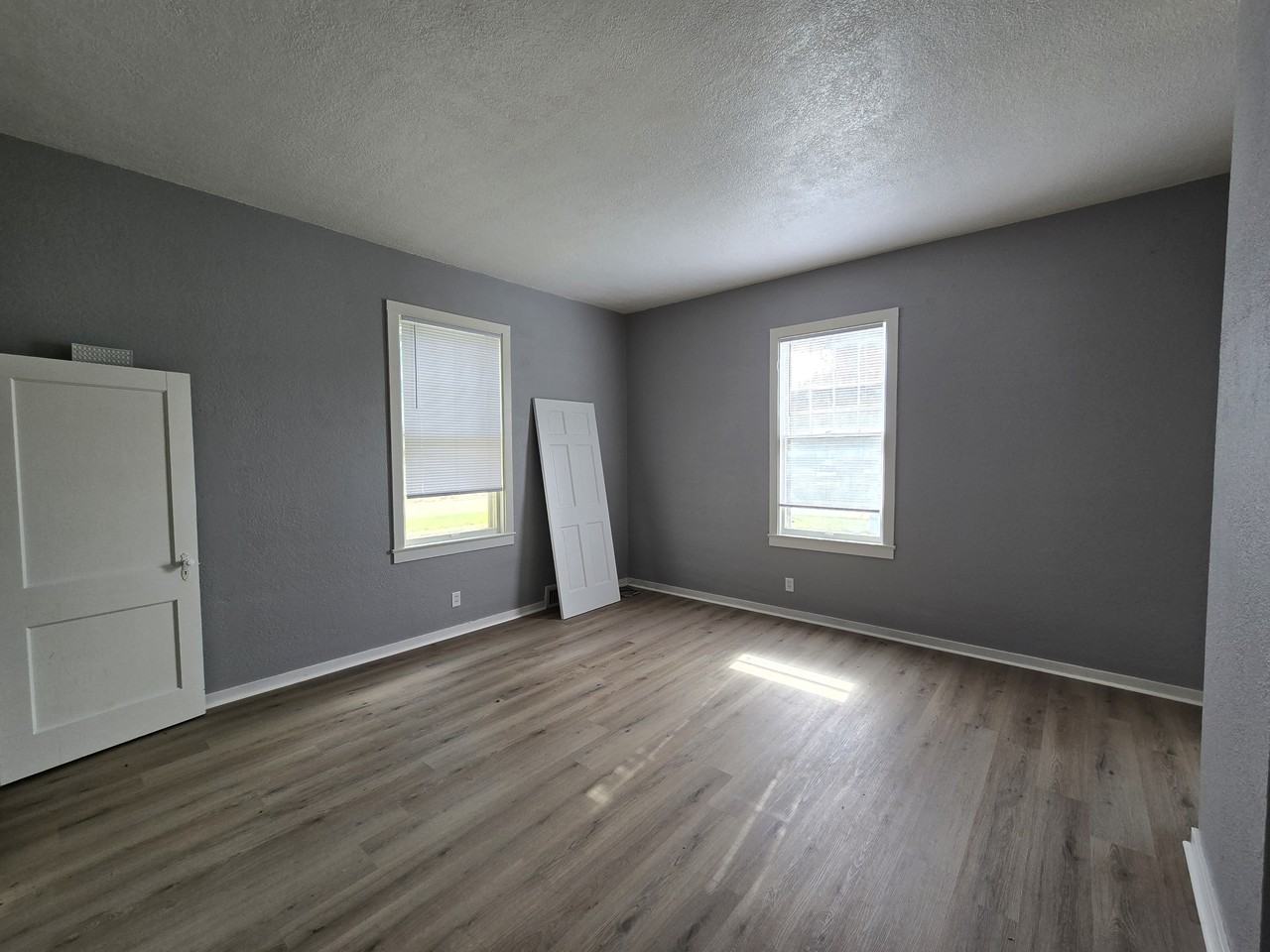 315 4th Ave Sw #1 - Photo 7 of 19