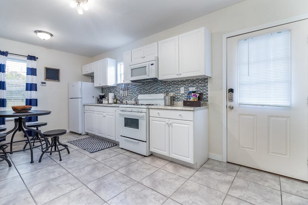418 E Myrtle St #2 - Photo 2 of 8