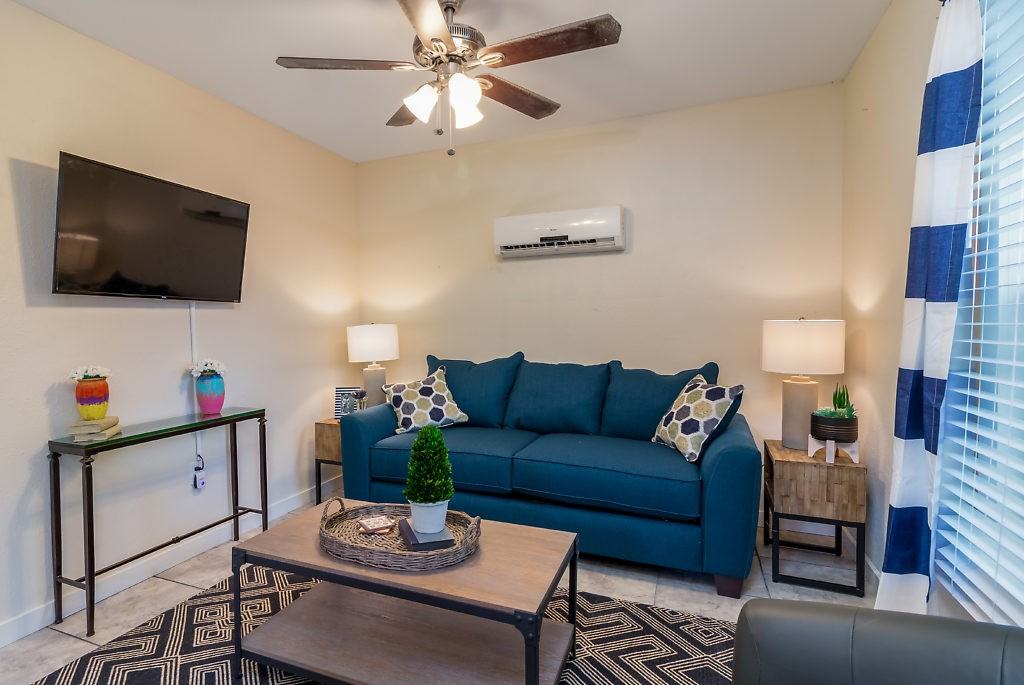 418 E Myrtle St #2 - Photo 6 of 8