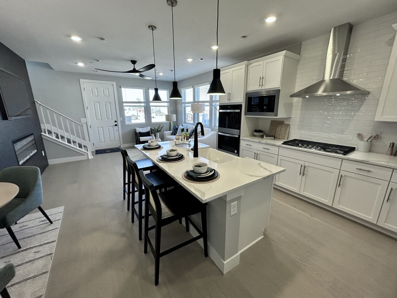 2747 Bear Springs Cir #1 - Photo 4 of 50